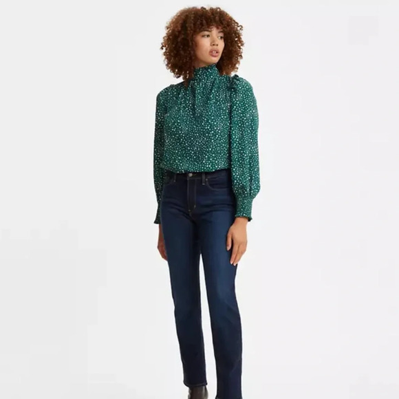 Levi Women’s Classic Straight Jean - Picture 1 of 8
